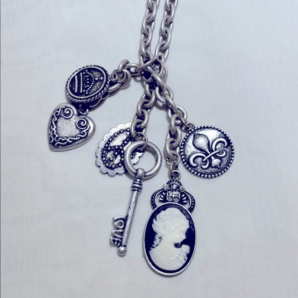 Retro Vintage Pearl and Charm Necklace